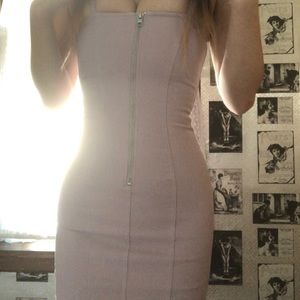 this is a divided dress, size 3xs